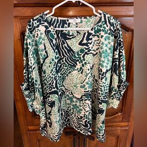 Entro Women’s Green & White Abstract Floral Print Blouse! Size Large.